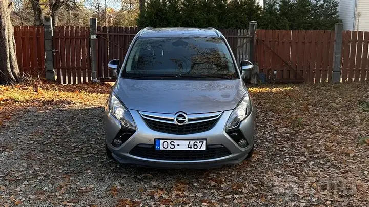 Opel Zafira 2012 photo 2
