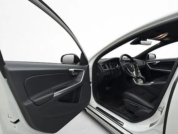 Volvo S60 Cross Country 2018 photo 3