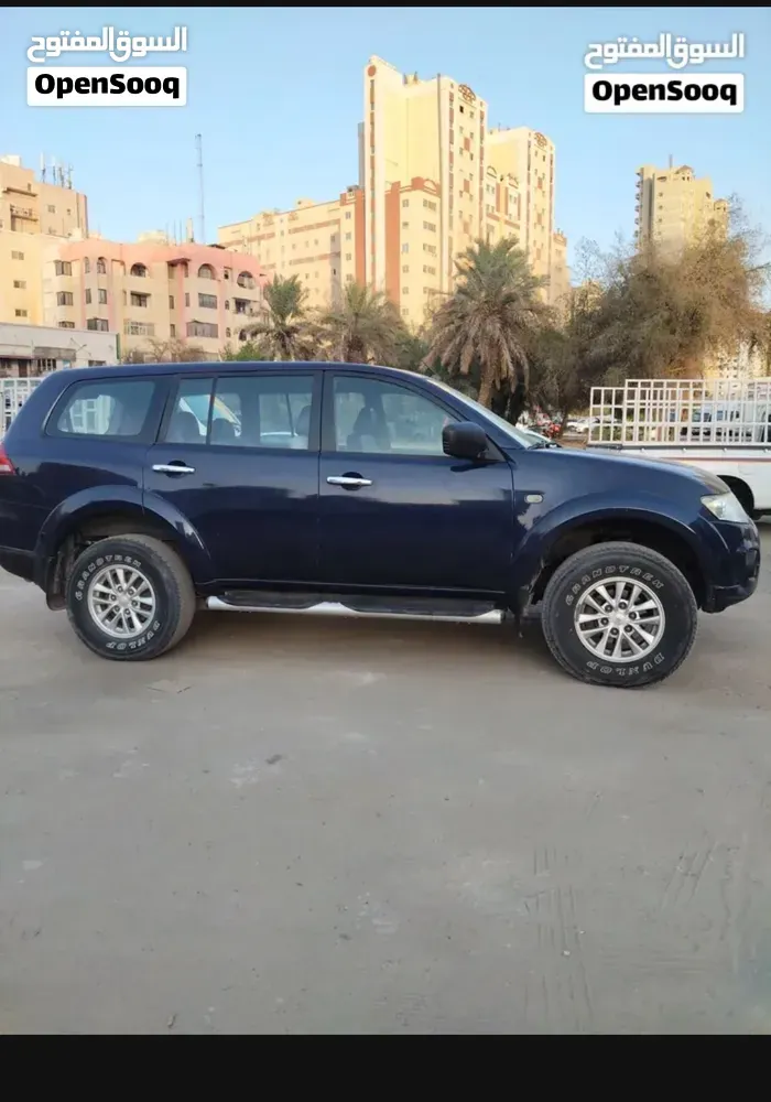 Mitsubishi Pajero Sport 2014 photo 2