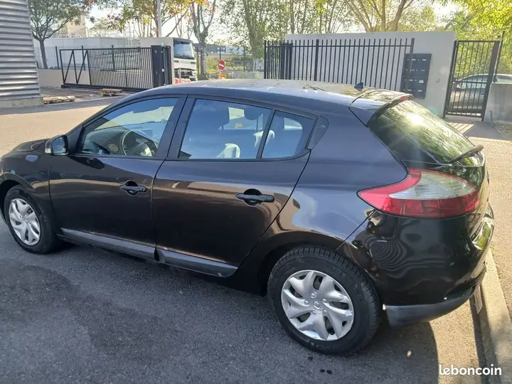 Renault Megane 2012 photo 2