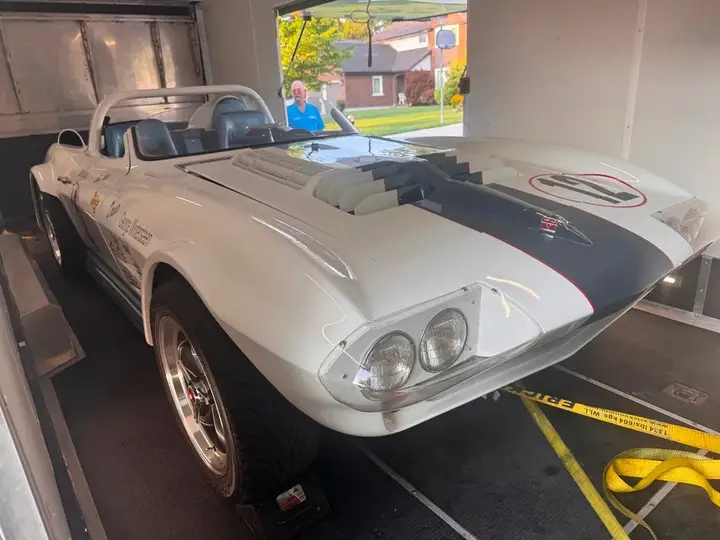 Chevrolet Corvette 1969 photo 3