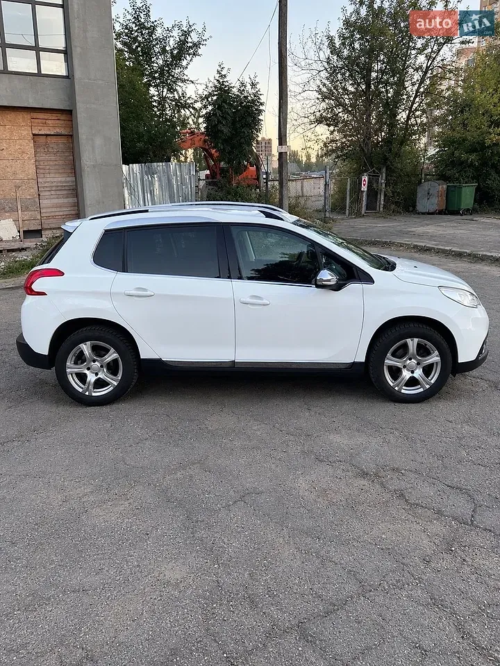 Peugeot 2008 2015 photo 2