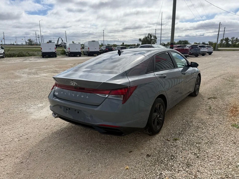Hyundai Elantra 2022 photo 4