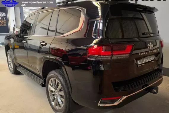 Toyota Land Cruiser 300 2026 photo 3