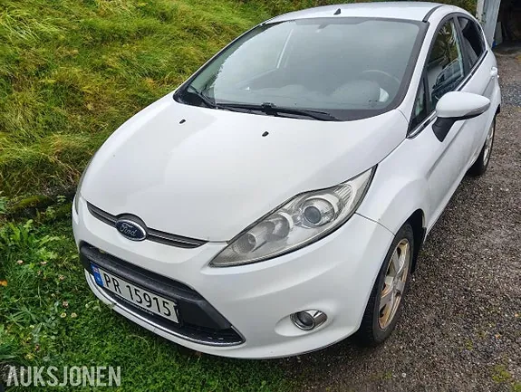 Ford Fiesta 2012 photo 2