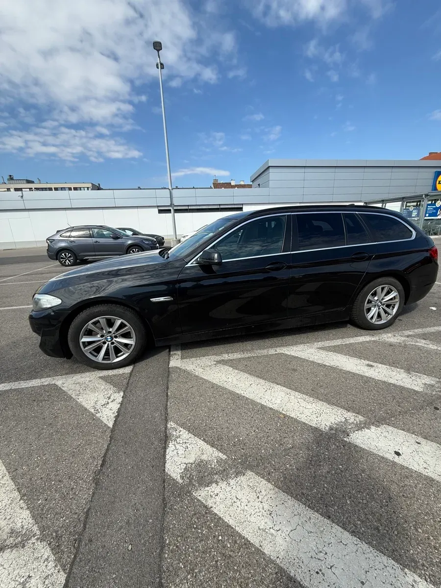 BMW 5 Series 2010 photo 3