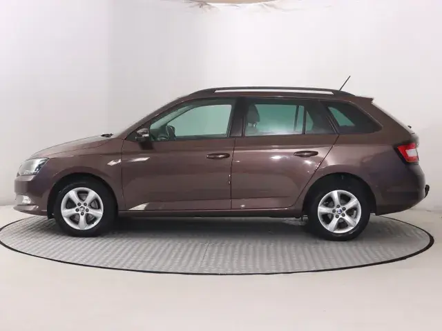 Skoda Fabia Combi 2016 photo 2