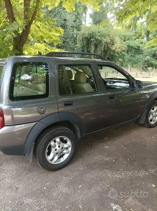 Land Rover Freelander 2004 photo 4
