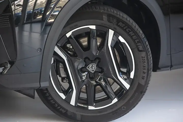 Peugeot 5008 2025 photo 2