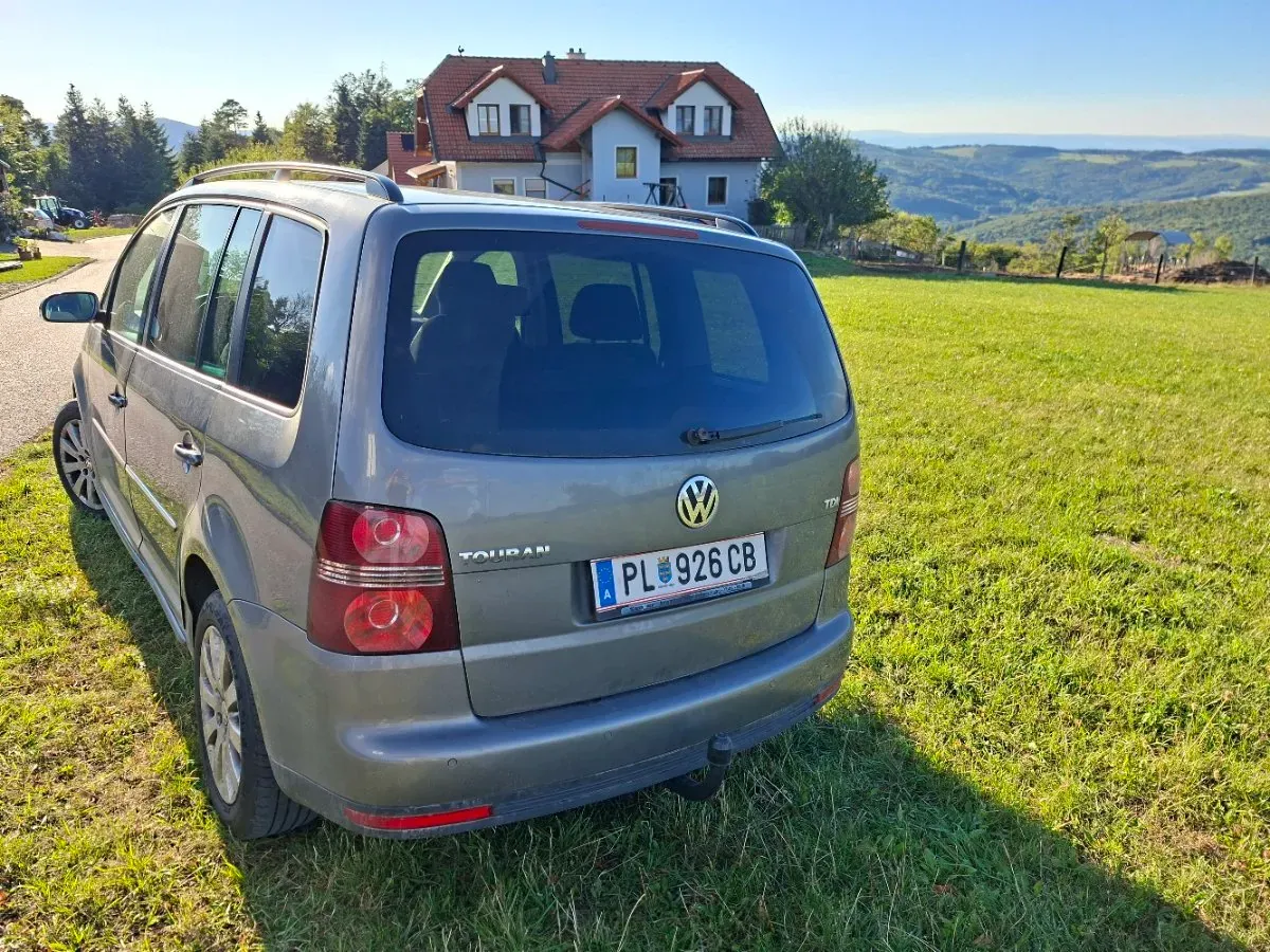 Volkswagen Touran 2008 photo 3