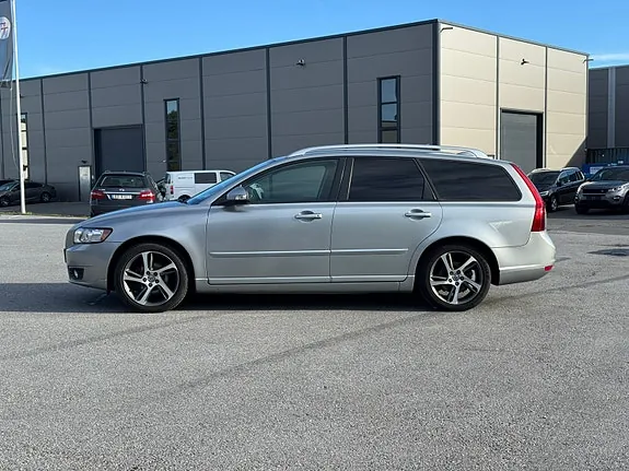 Volvo V50 2012 photo 2