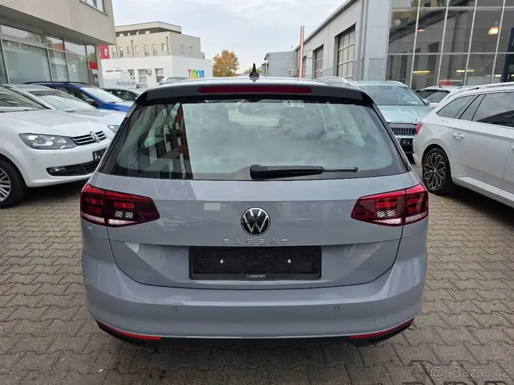 Volkswagen Passat 2022 photo 5