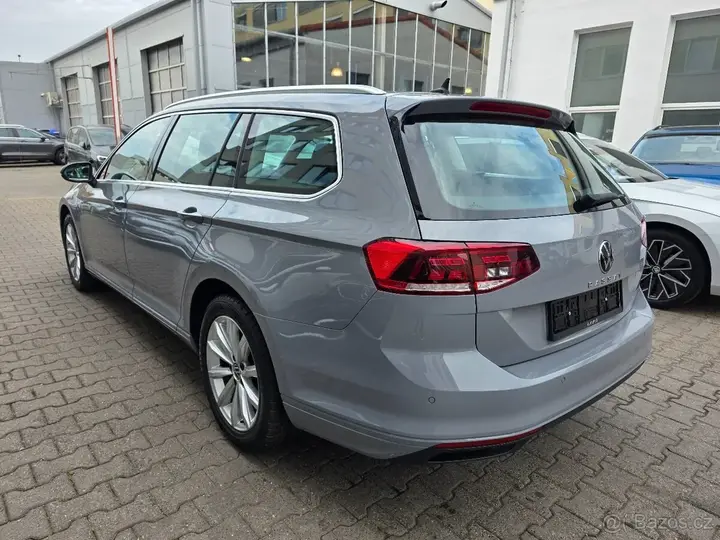 Volkswagen Passat 2022 photo 4