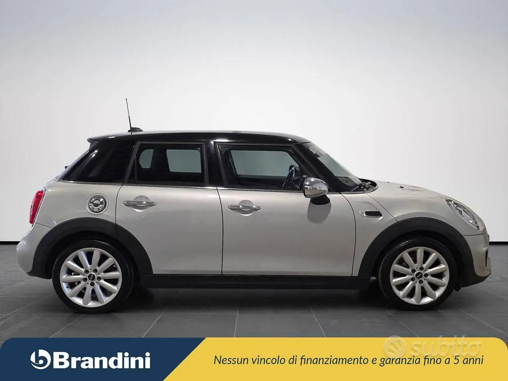 Mini Cooper D 2015 photo 5