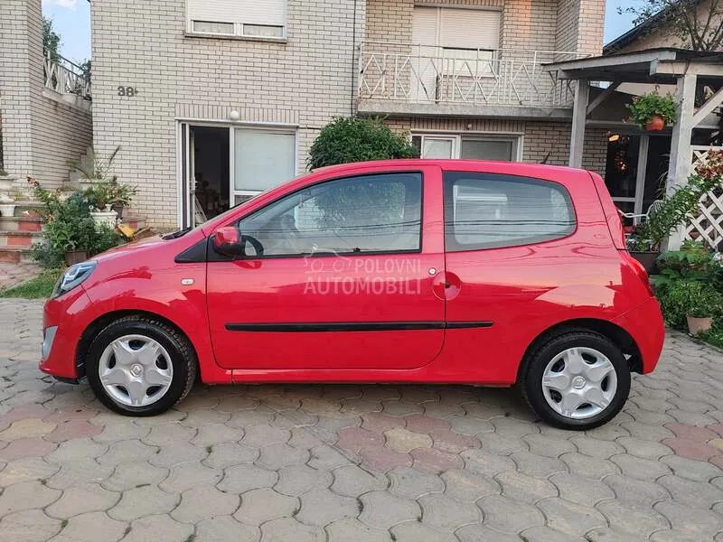 Renault Twingo 2010 photo 2