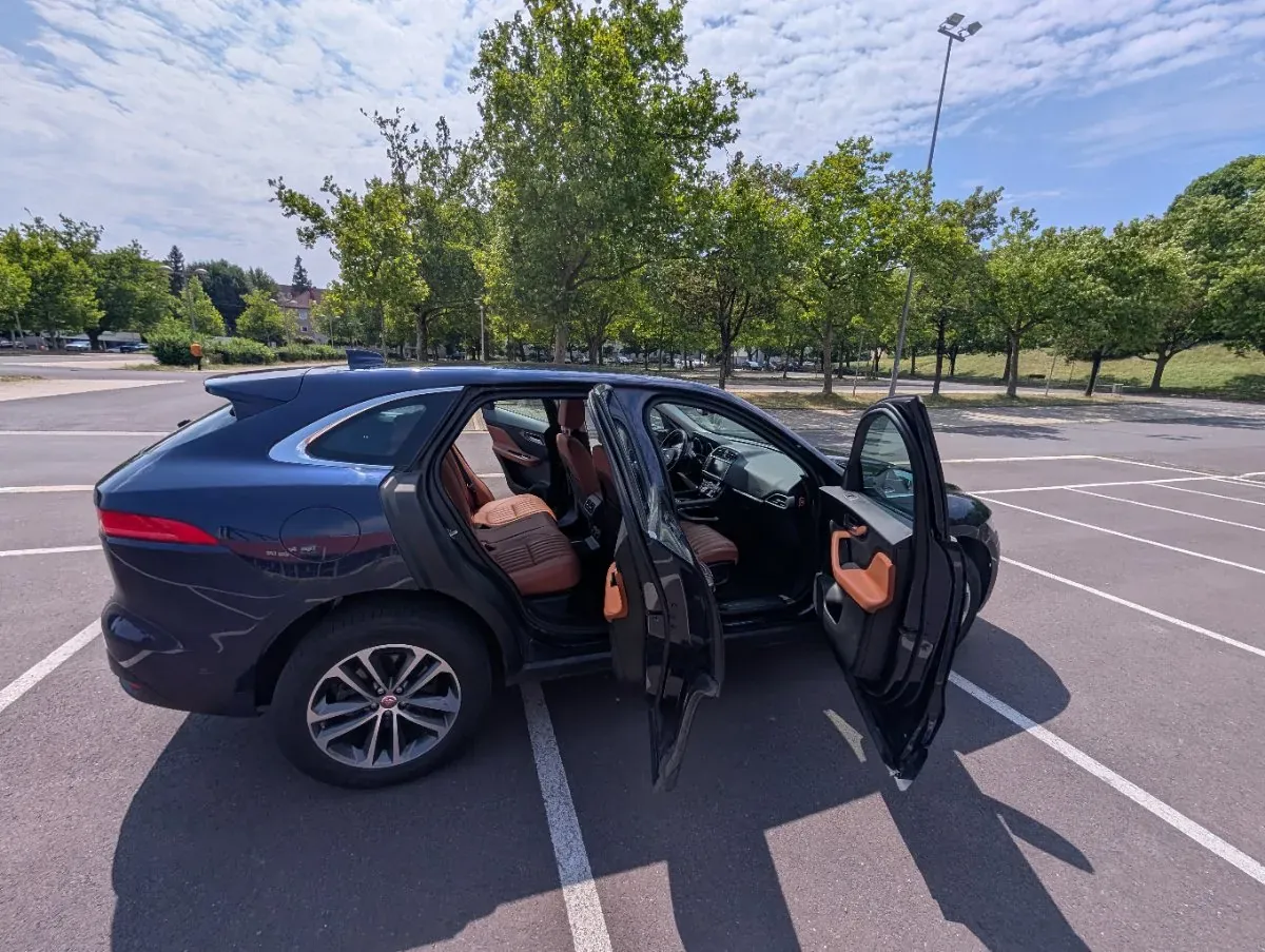 Jaguar F-Pace 2016 photo 3