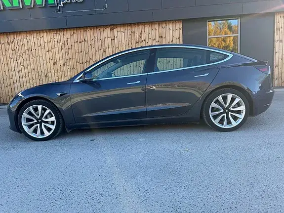 Tesla Model 3 2020 photo 2
