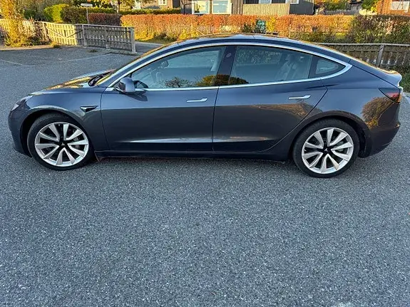 Tesla Model 3 2020 photo 3