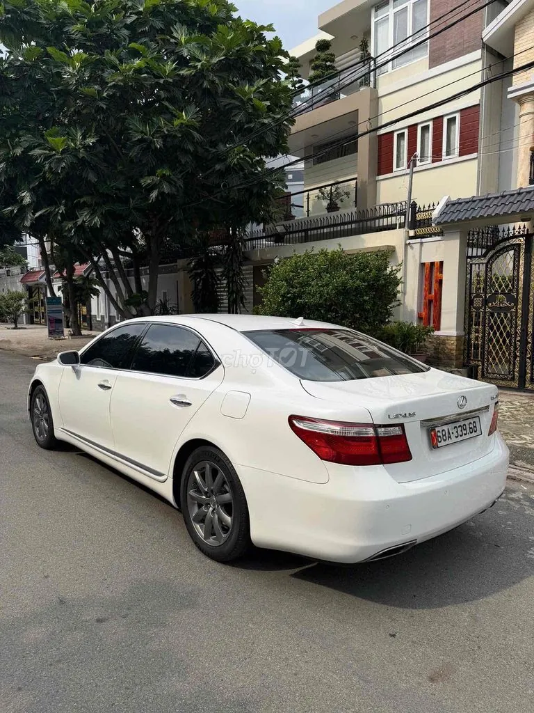 Lexus Ls 2007 photo 2