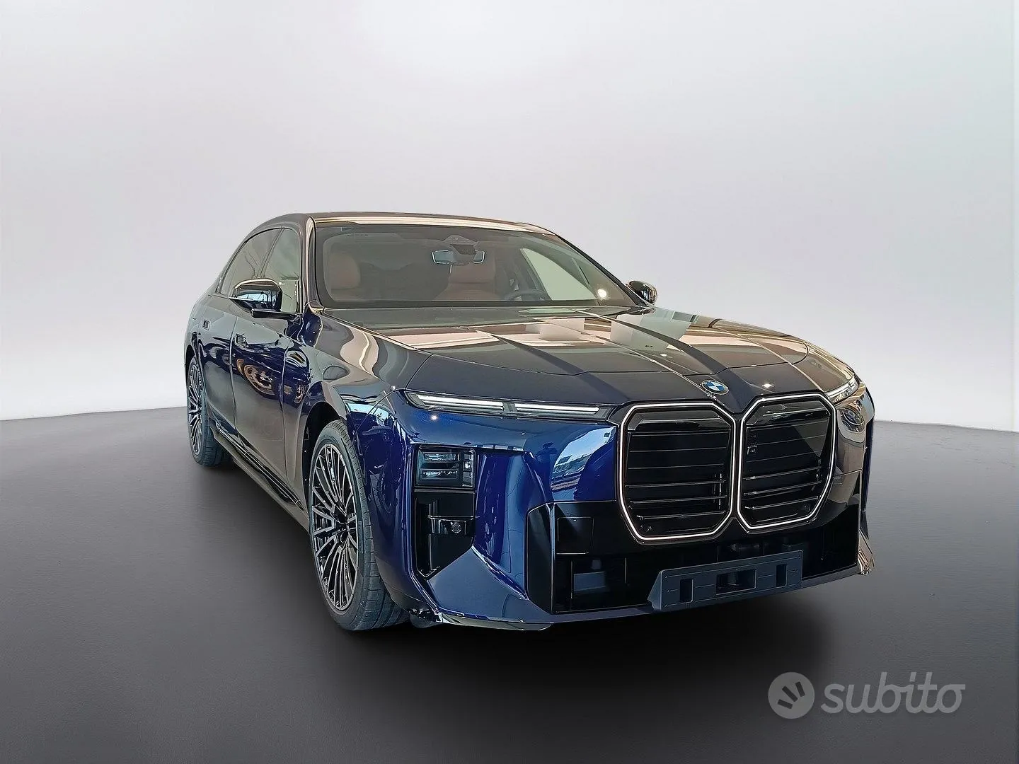 BMW I7 2023 photo 2