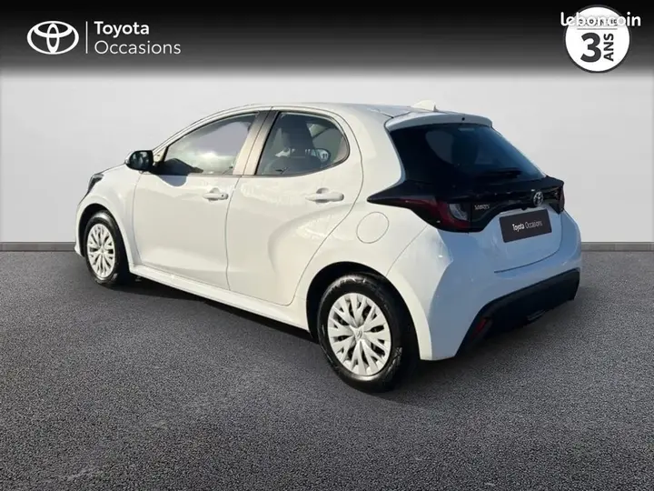 Toyota Yaris 2022 photo 2