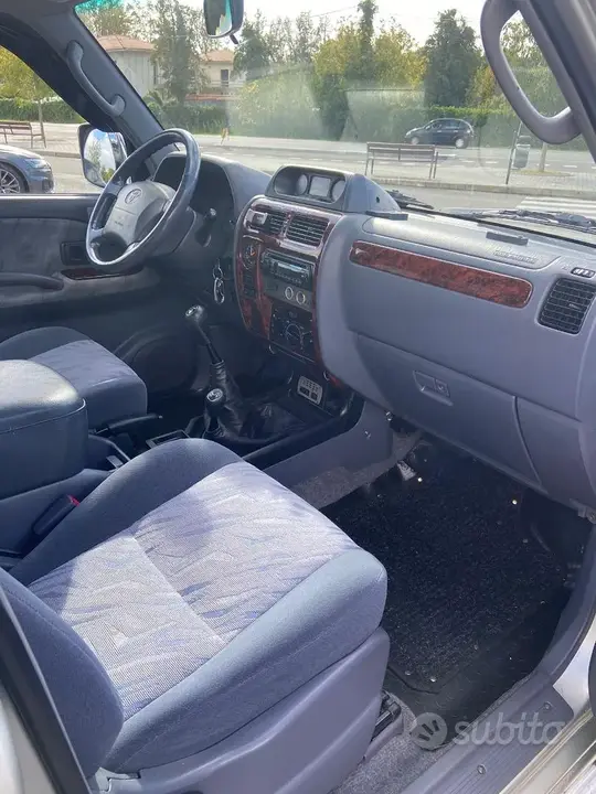 Toyota Land Cruiser 2001 photo 3