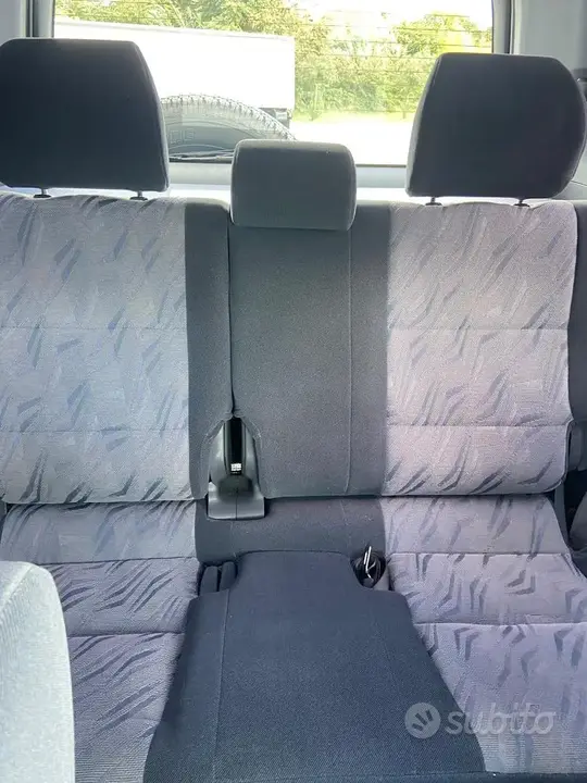 Toyota Land Cruiser 2001 photo 5