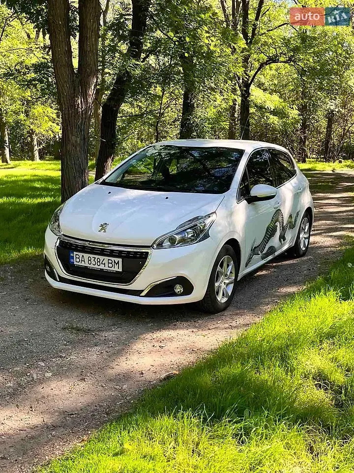 Peugeot 208 2016 photo 3