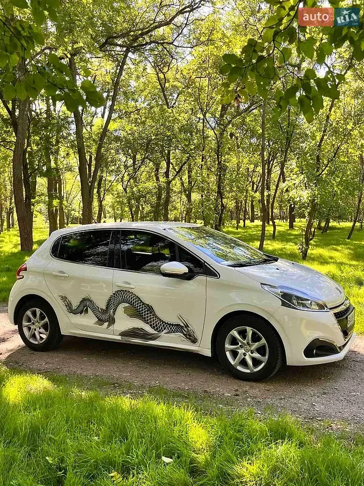 Peugeot 208 2016 photo 4