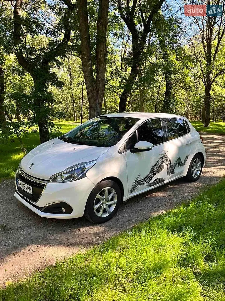 Peugeot 208 2016 photo 2