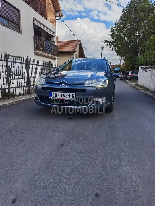 Citroen C5 2012 photo 2