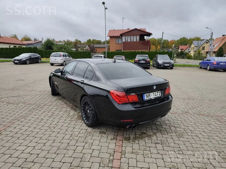 BMW 730 2010 photo 4