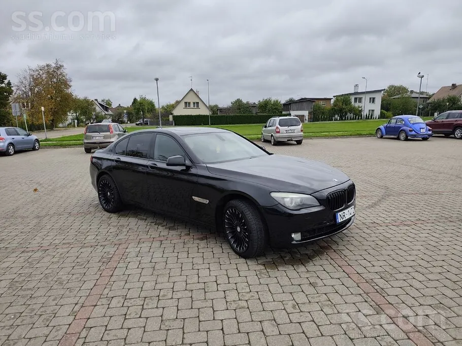 BMW 730 2010 photo 2