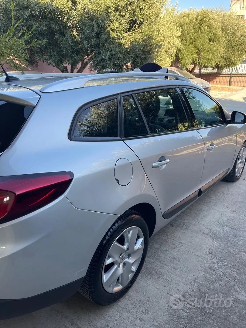 Renault Megane 2011 photo 4