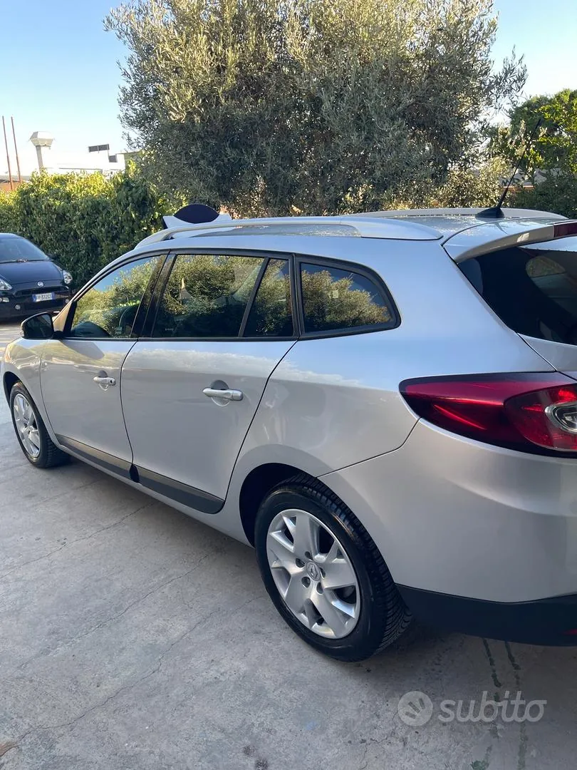 Renault Megane 2011 photo 5