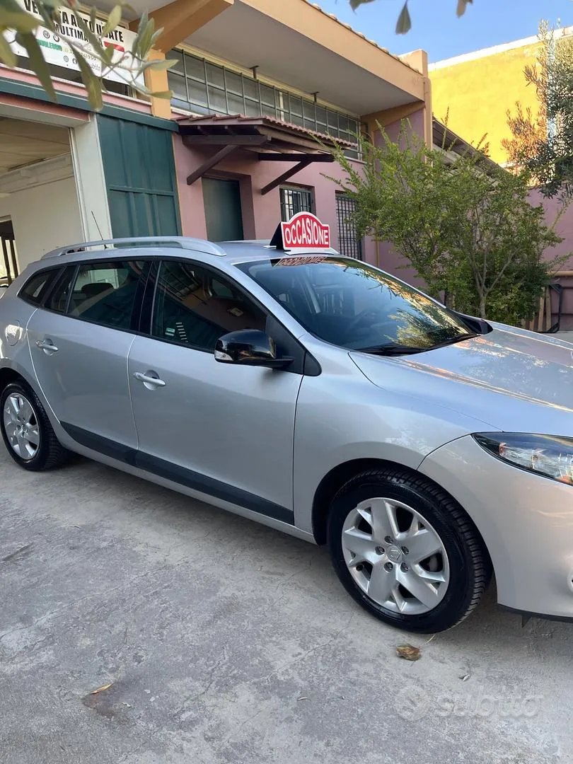 Renault Megane 2011 photo 3