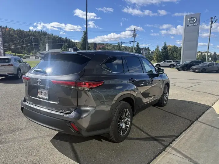 Toyota Highlander 2022 photo 5