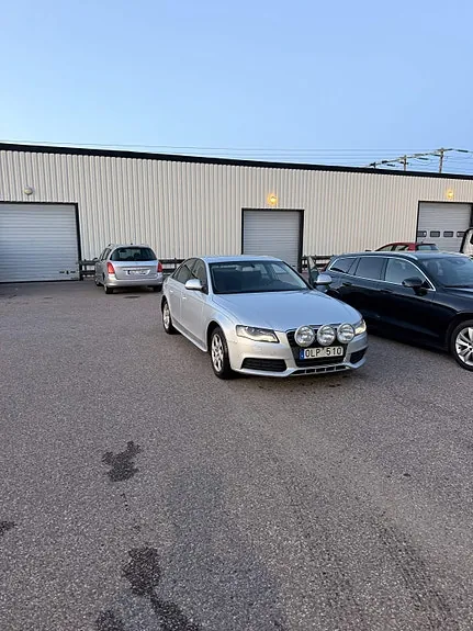 Audi A4 2009 photo 4