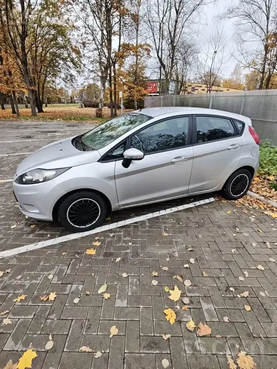 Ford Fiesta 2010 photo 3