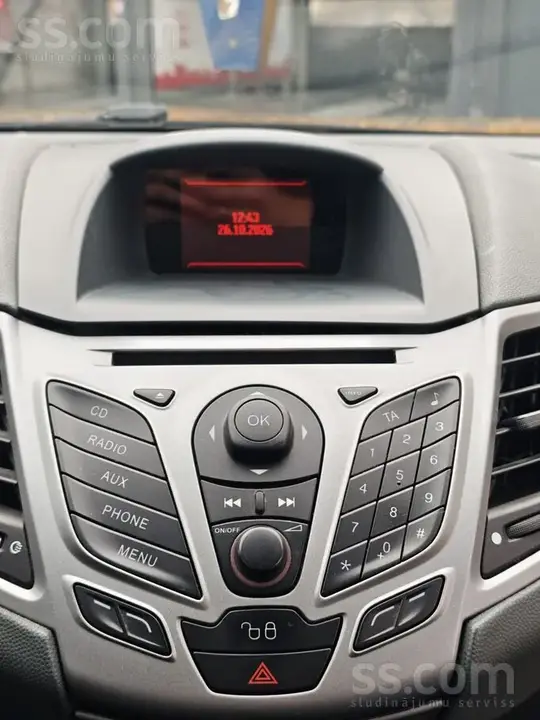 Ford Fiesta 2010 photo 5