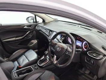 Holden Astra 2018 photo 4