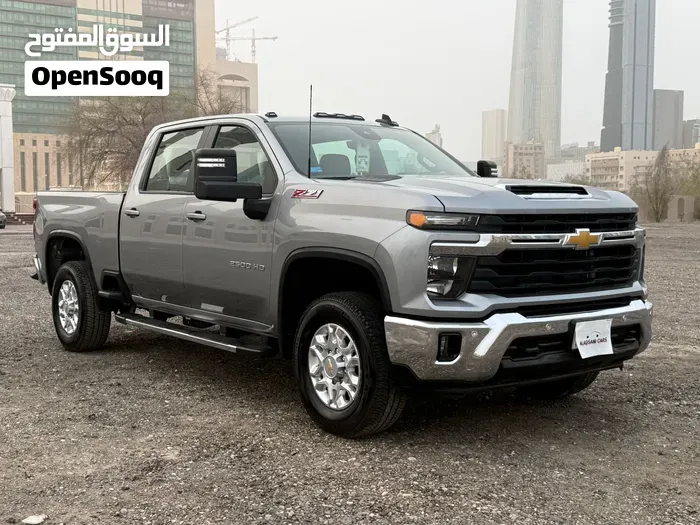 Chevrolet Silverado 2025 photo 3