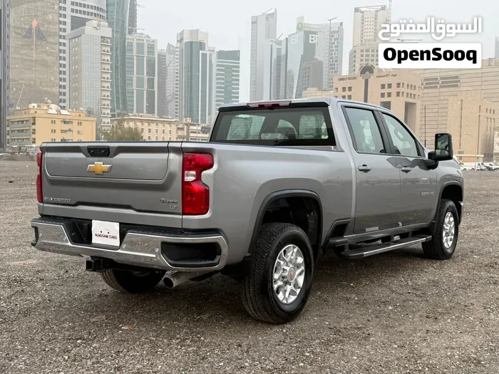 Chevrolet Silverado 2025 photo 2