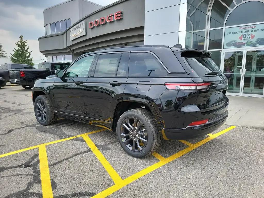 Jeep Grand Cherokee 2026 photo 2