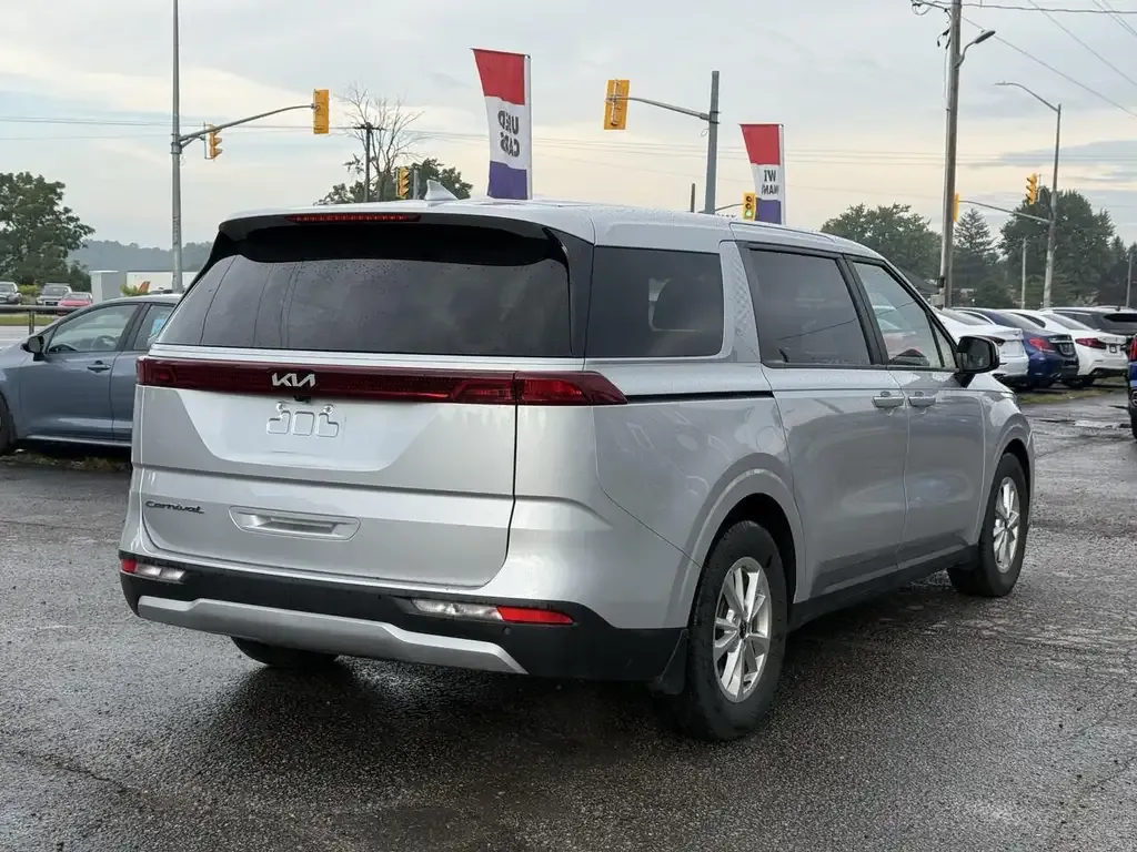 Kia Carnival 2022 photo 3