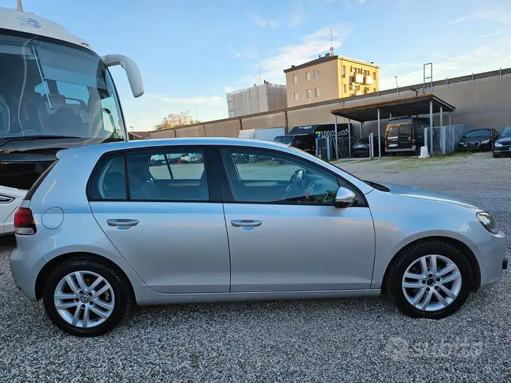 Volkswagen Golf 2010 photo 5