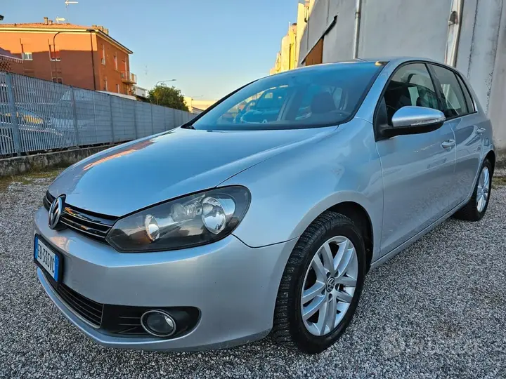Volkswagen Golf 2010 photo 2