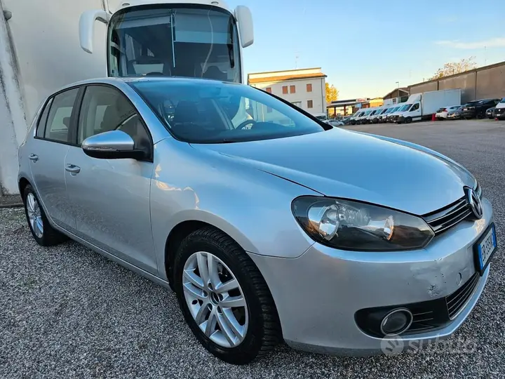 Volkswagen Golf 2010 photo 4
