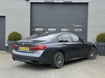 BMW 7 Series 2016 photo 2