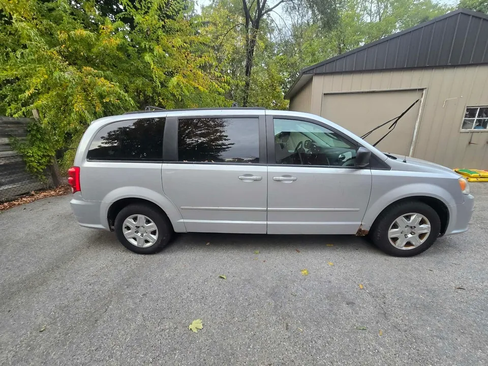 Dodge Caravan 2011 photo 5